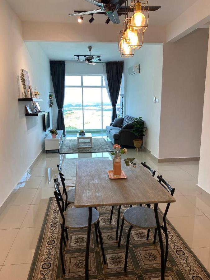 Family Stay, Sepang Klia, Free 2 Parking&Unifi Экстерьер фото